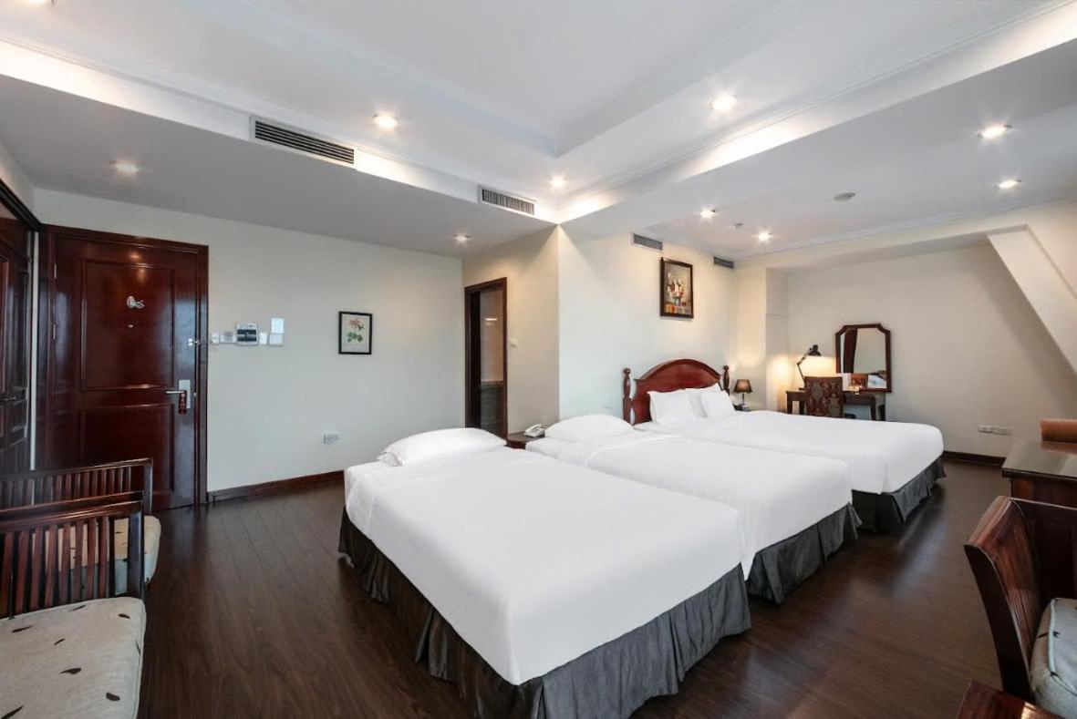 A25 Hotel - 15 Tran Quoc Toan Ханой Екстер'єр фото