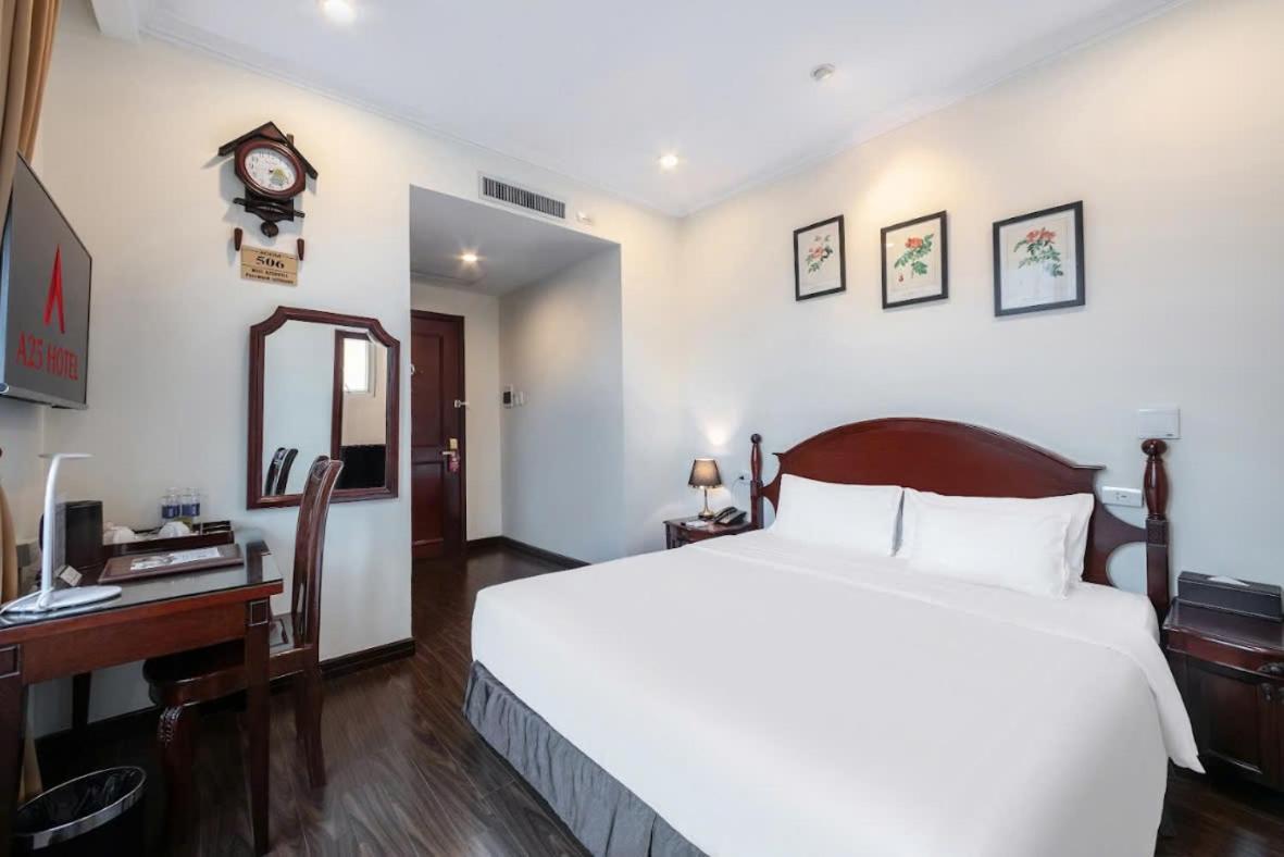 A25 Hotel - 15 Tran Quoc Toan Ханой Екстер'єр фото