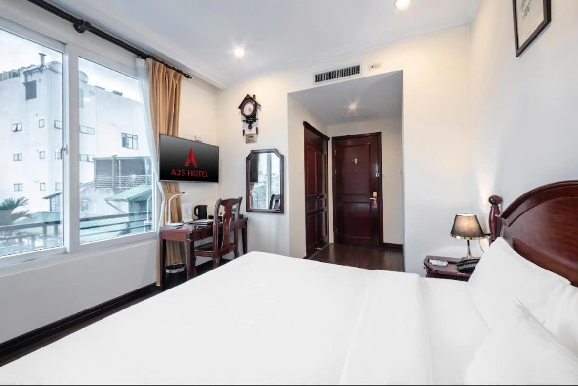 A25 Hotel - 15 Tran Quoc Toan Ханой Екстер'єр фото